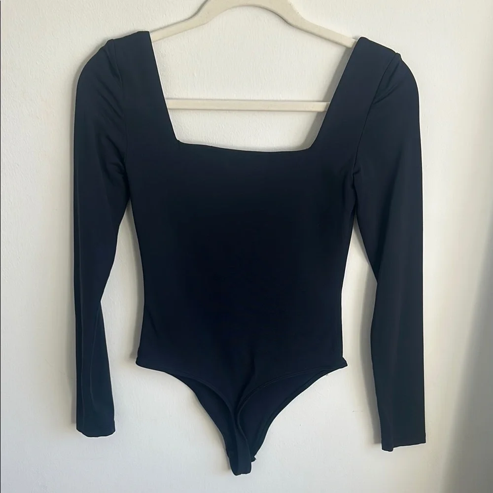 Aritzia Babaton Contour Squareneck Longsleeve Bodysuit in Black, Size Small - Picture 4 of 7